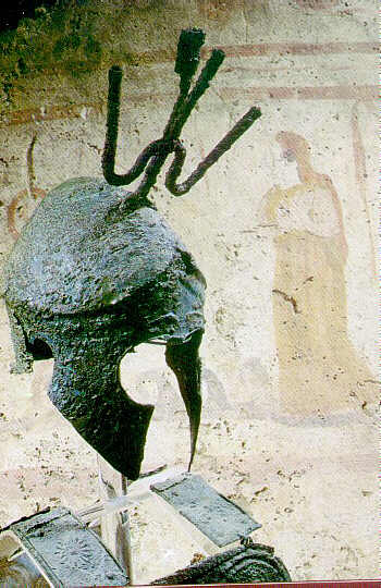 fresque murale ,casque et armure des tombes de Paestum
